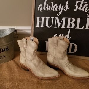 Womens Frye Billie short Boots 9.5 B